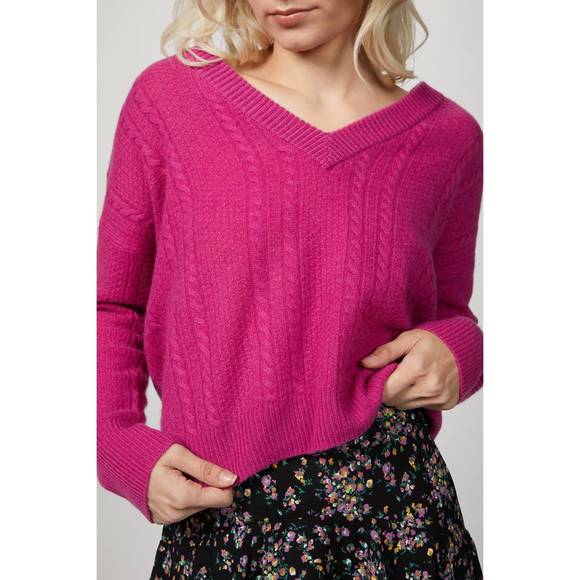 NEW NAADAM cable knit v-neck sweater in fuchsia